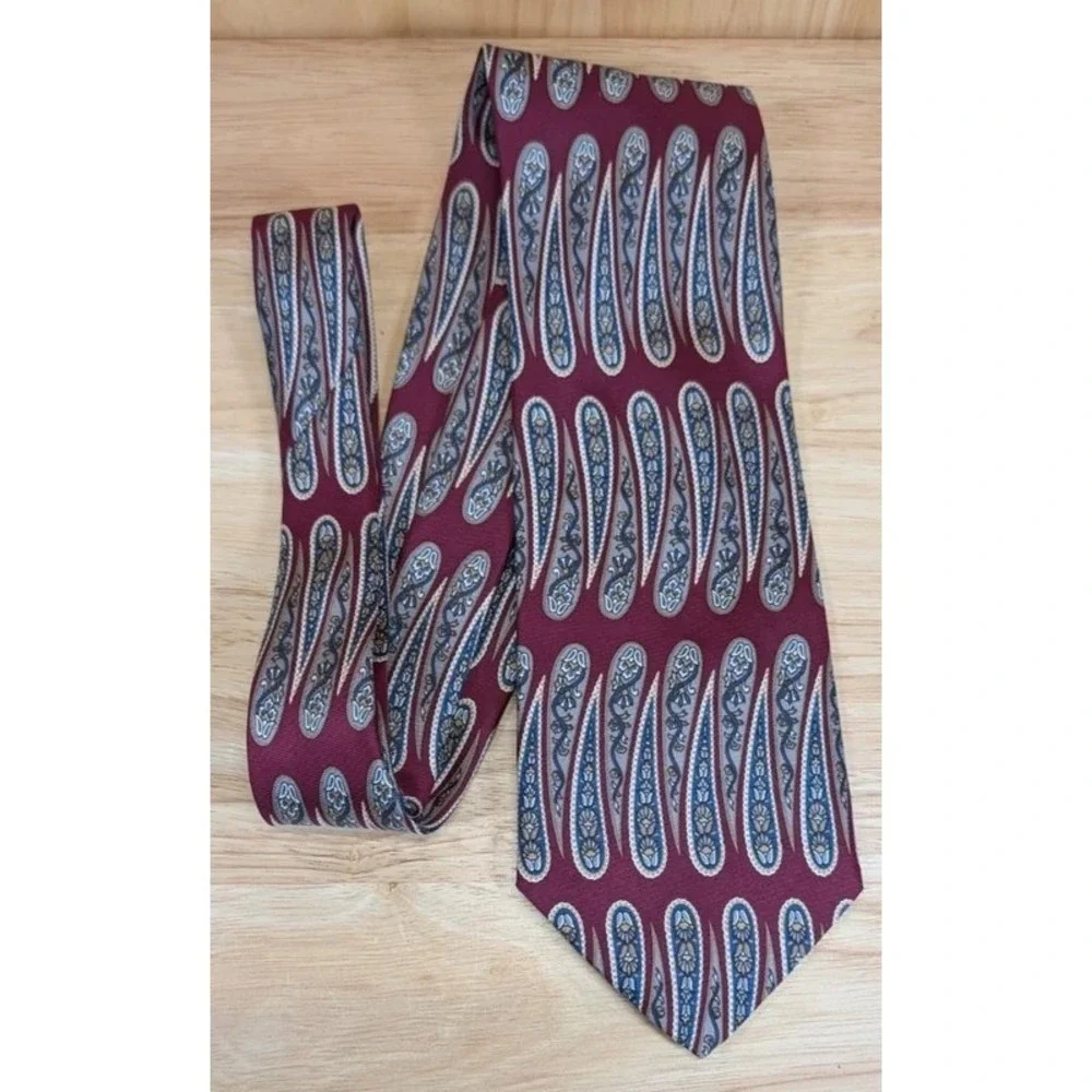Stafford Mens Silk Necktie Burgundy Blue Paisley Geometric Classic Formal Tie